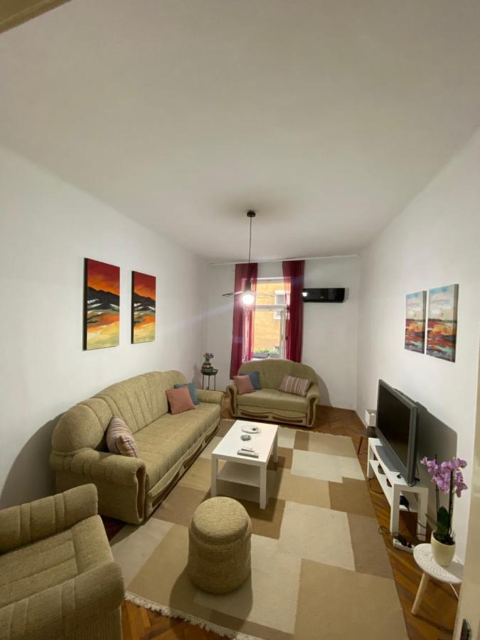 Nf'S Home Lovely Apartment In Heart Of Сараєво Екстер'єр фото