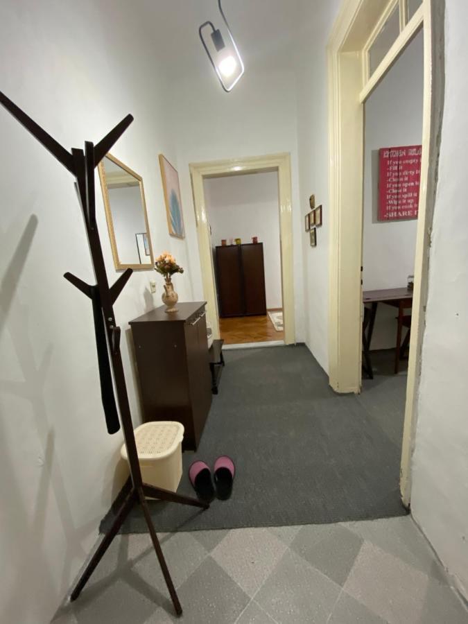 Nf'S Home Lovely Apartment In Heart Of Сараєво Екстер'єр фото