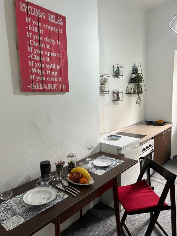 Nf'S Home Lovely Apartment In Heart Of Сараєво Екстер'єр фото